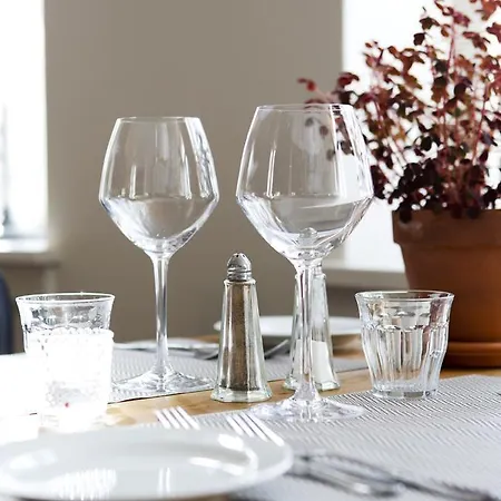 מלון דירות Residens Moen 3*