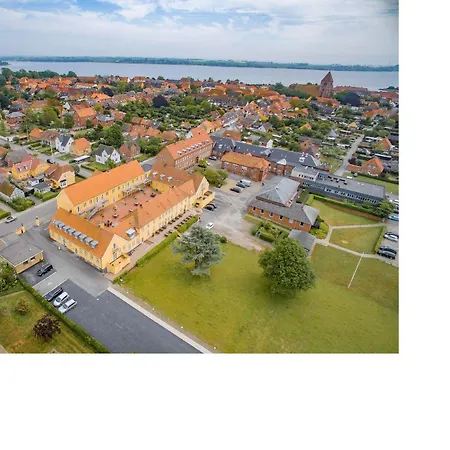 מלון דירות Residens Moen 3*