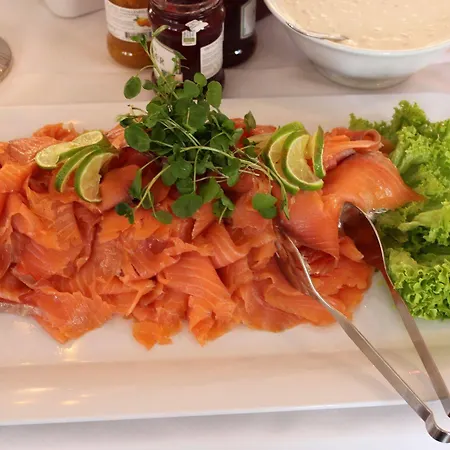 מלון דירות Residens Moen 3*